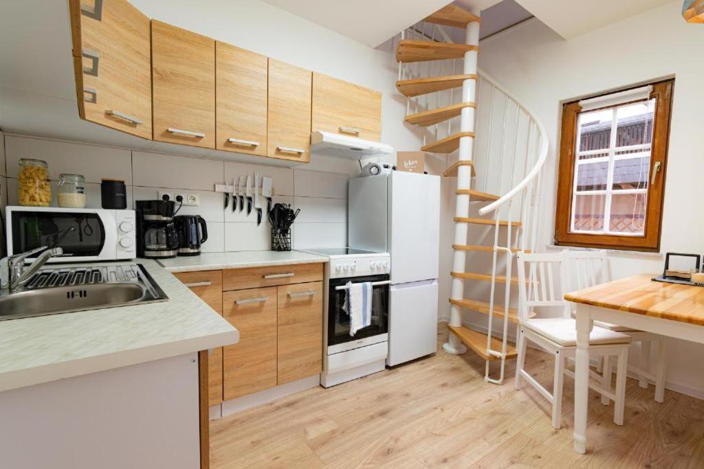 Rhens Charmantes Denkmalgeschuetztes Tiny House Am Rhein מראה חיצוני תמונה